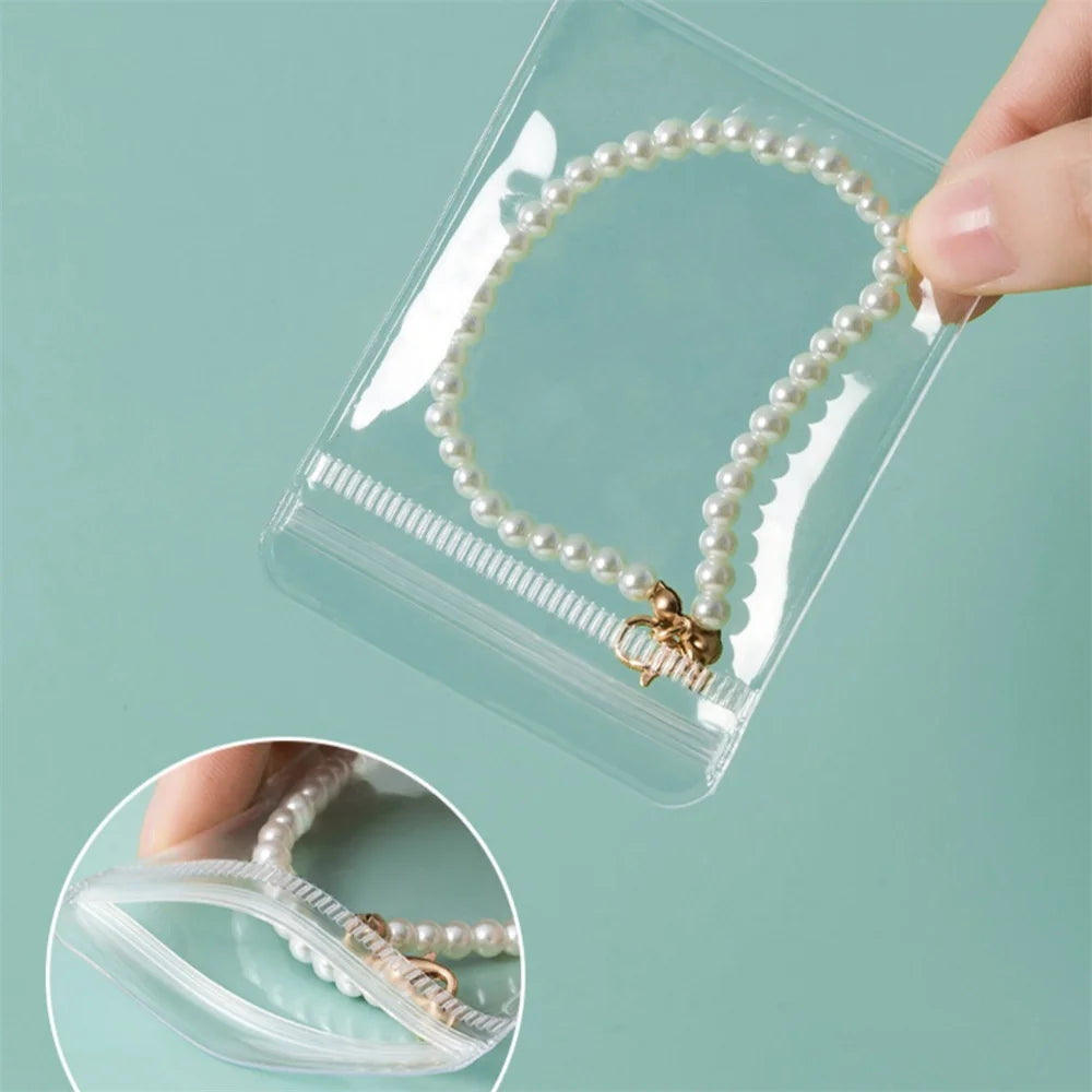 QUEEN'S ON-THE-GO JEWELLERY ORGANISER BOOK