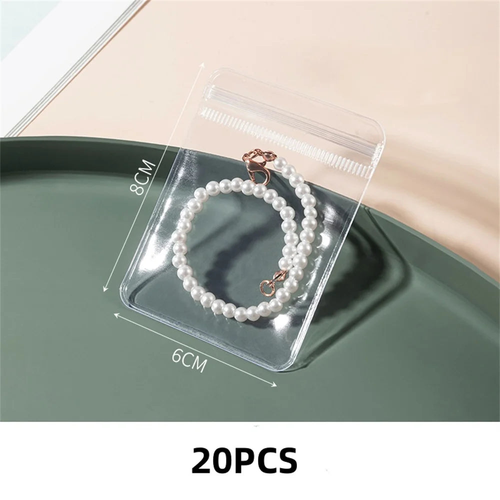 QUEEN'S ON-THE-GO JEWELLERY ORGANISER BOOK