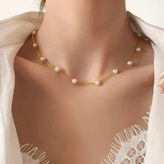 THE PEARLY NECKLACE