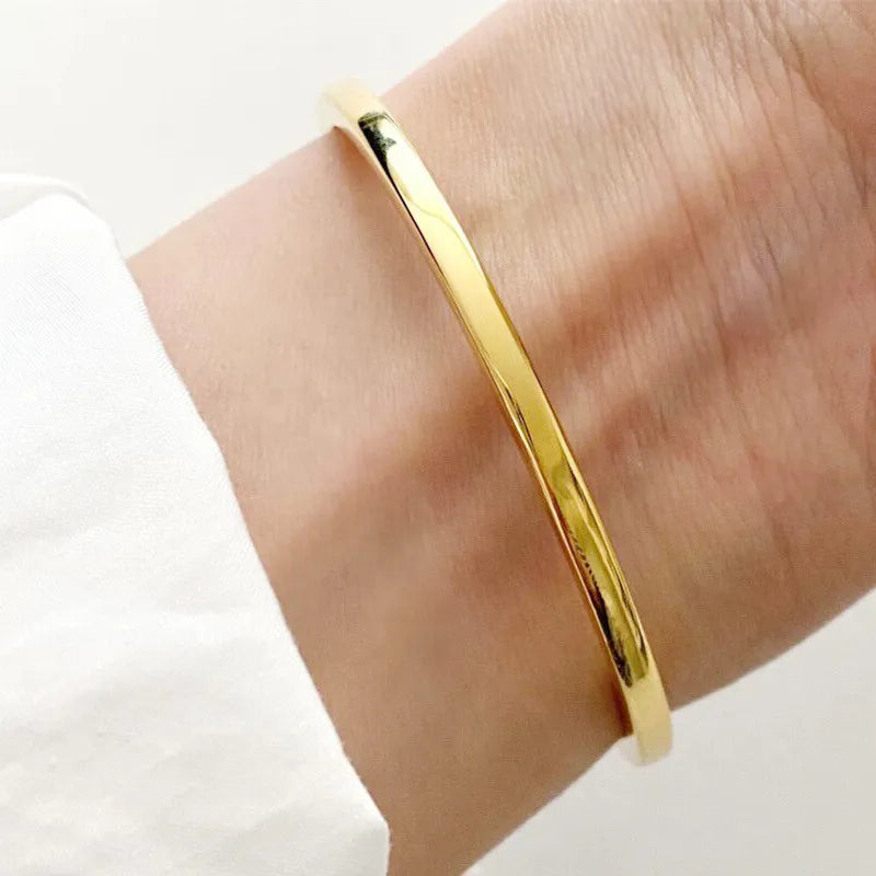 ETERNAL ELEGANCE OPEN BANGLE