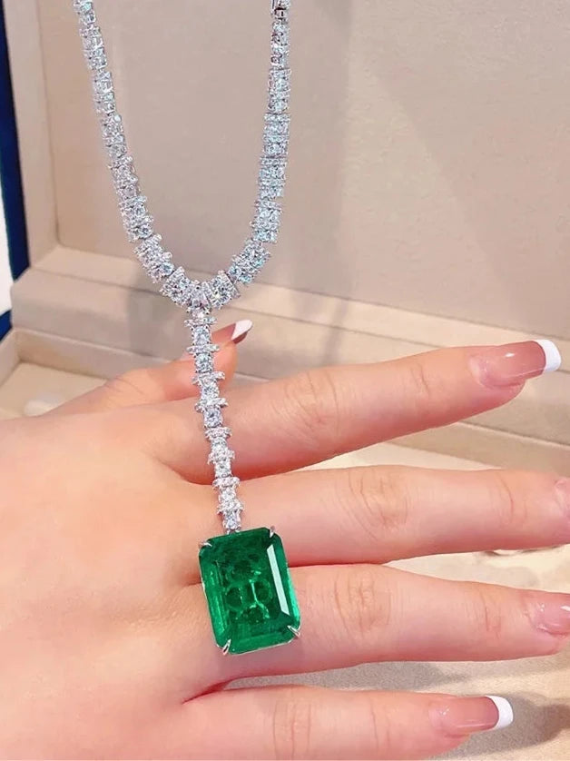EMERALD MAJESTY NECKLACE