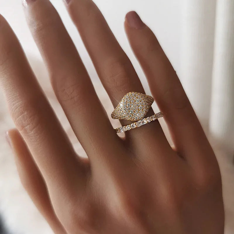 PAVÉ PINKY QUEEN