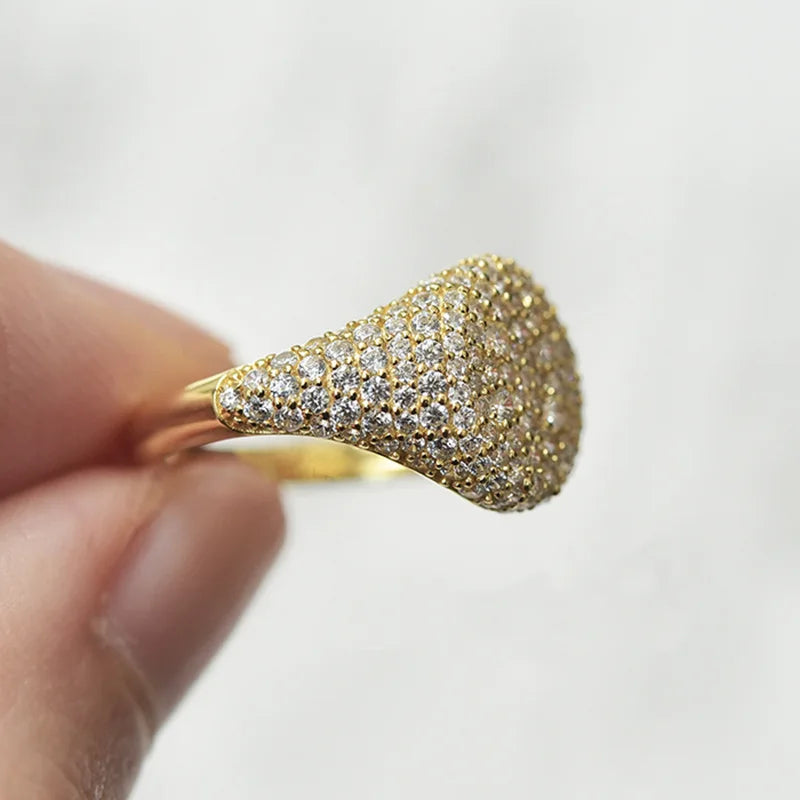 PAVÉ PINKY QUEEN
