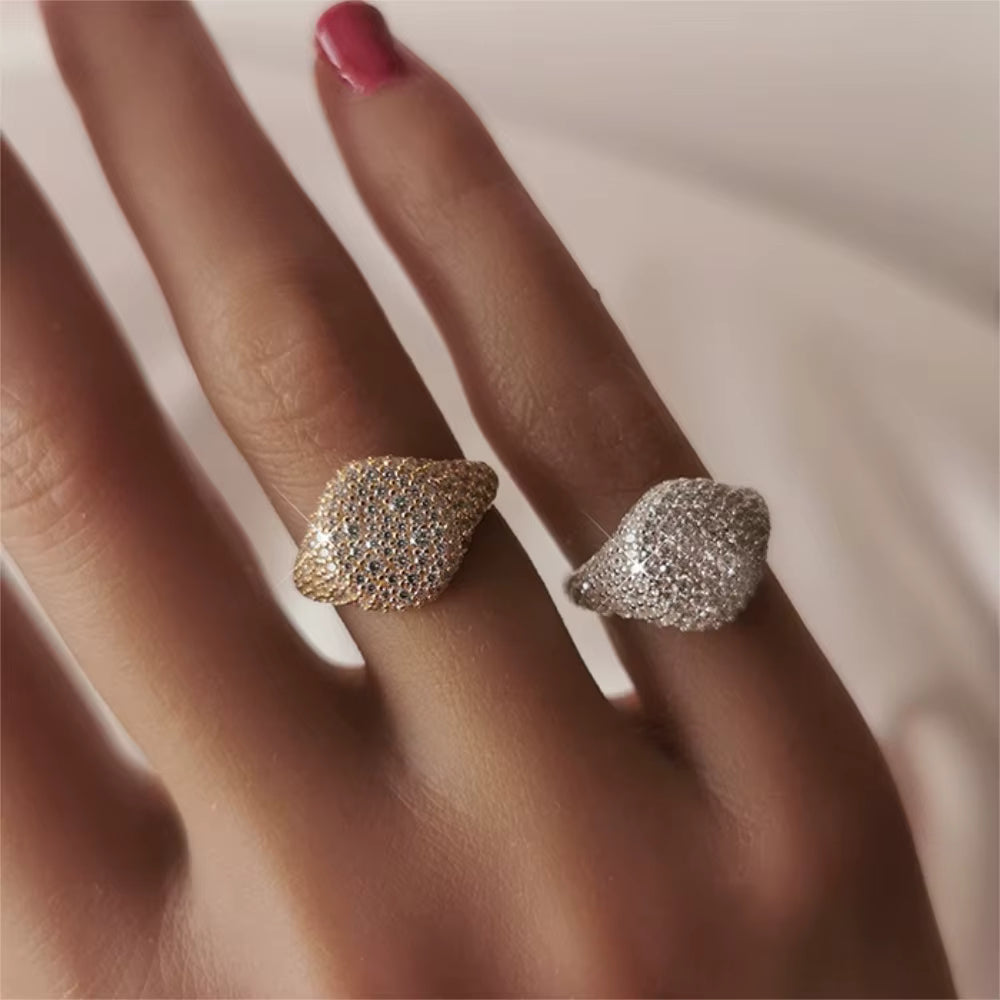 PAVÉ PINKY QUEEN
