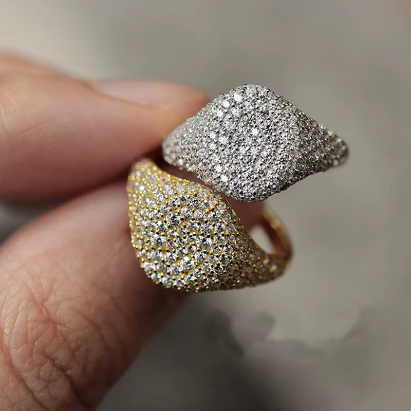 PAVÉ PINKY QUEEN
