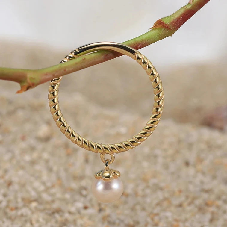 PEARL DAINTY ELEGANCE RING