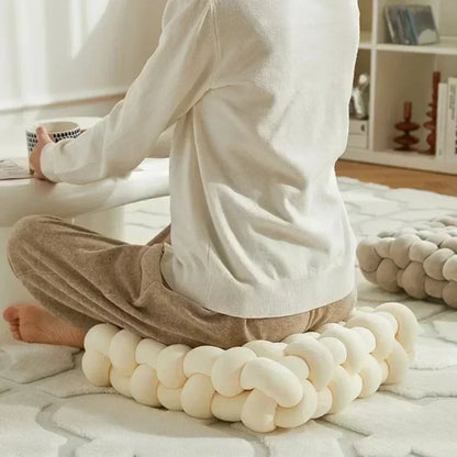 FEROYAL Knot Plush Lux Cushion – White, 40x40x12cm detail view