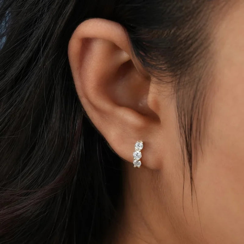 REGENT MOISSANITE HUGGIES