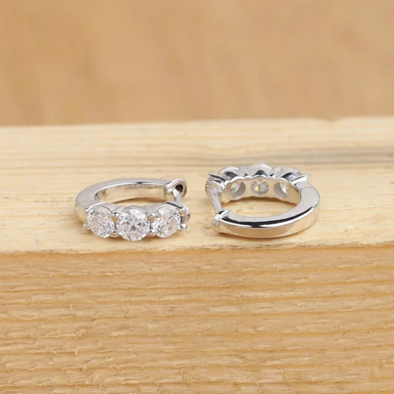 REGENT MOISSANITE HUGGIES