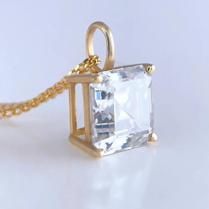 OPULENT ASSCHER PENDANT