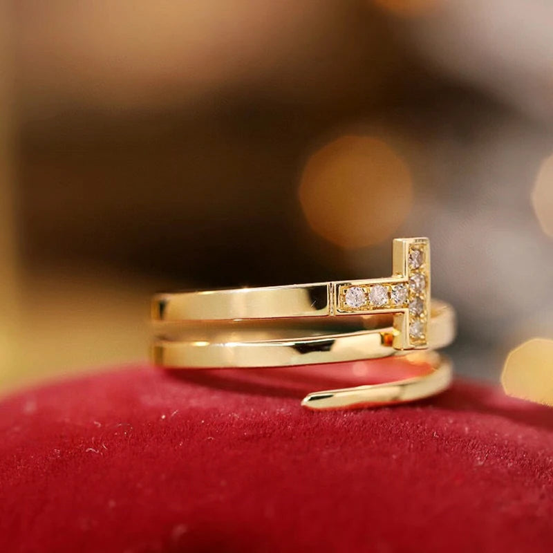 IMPERIAL T TWIST RING