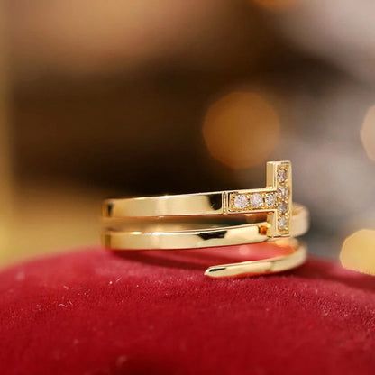 FEROYAL Imperial T Twist Ring – 7 detail view