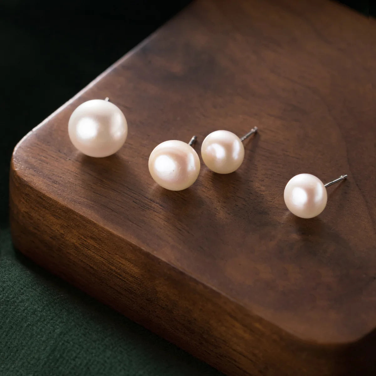 SIGNATURE ROYAL PEARL STUDS