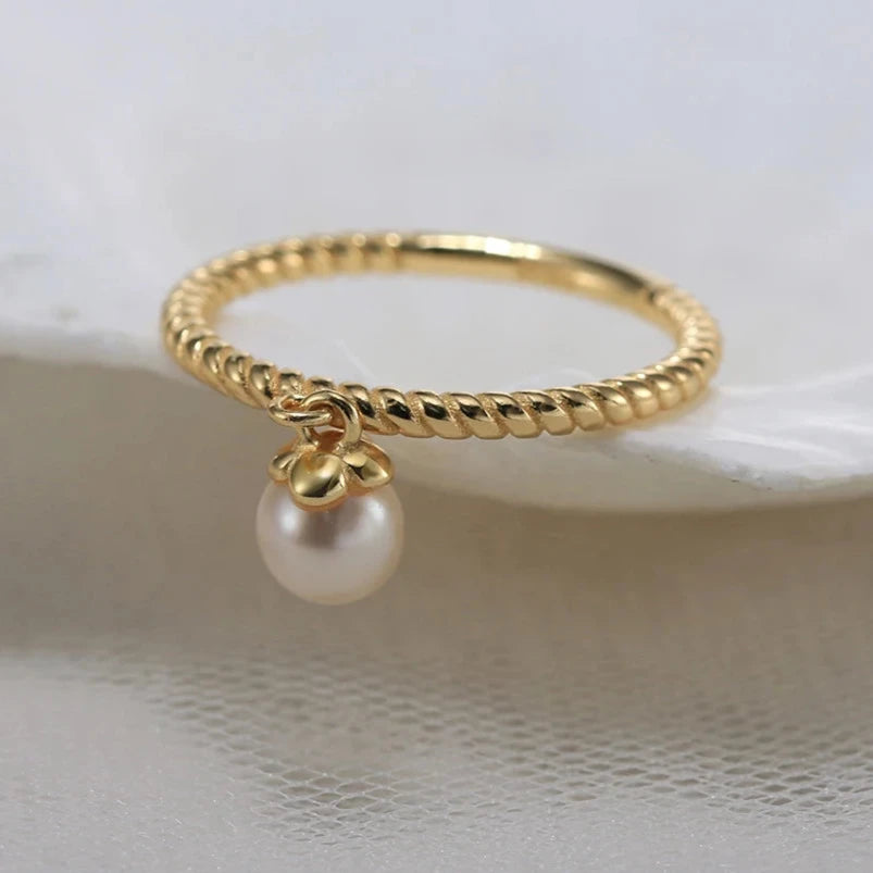 PEARL DAINTY ELEGANCE RING