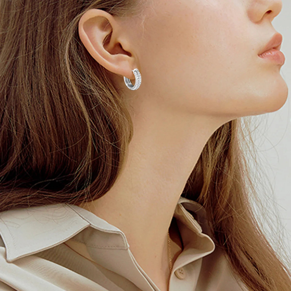 DUCHESS MOISSANITE PAVÉ HOOP
